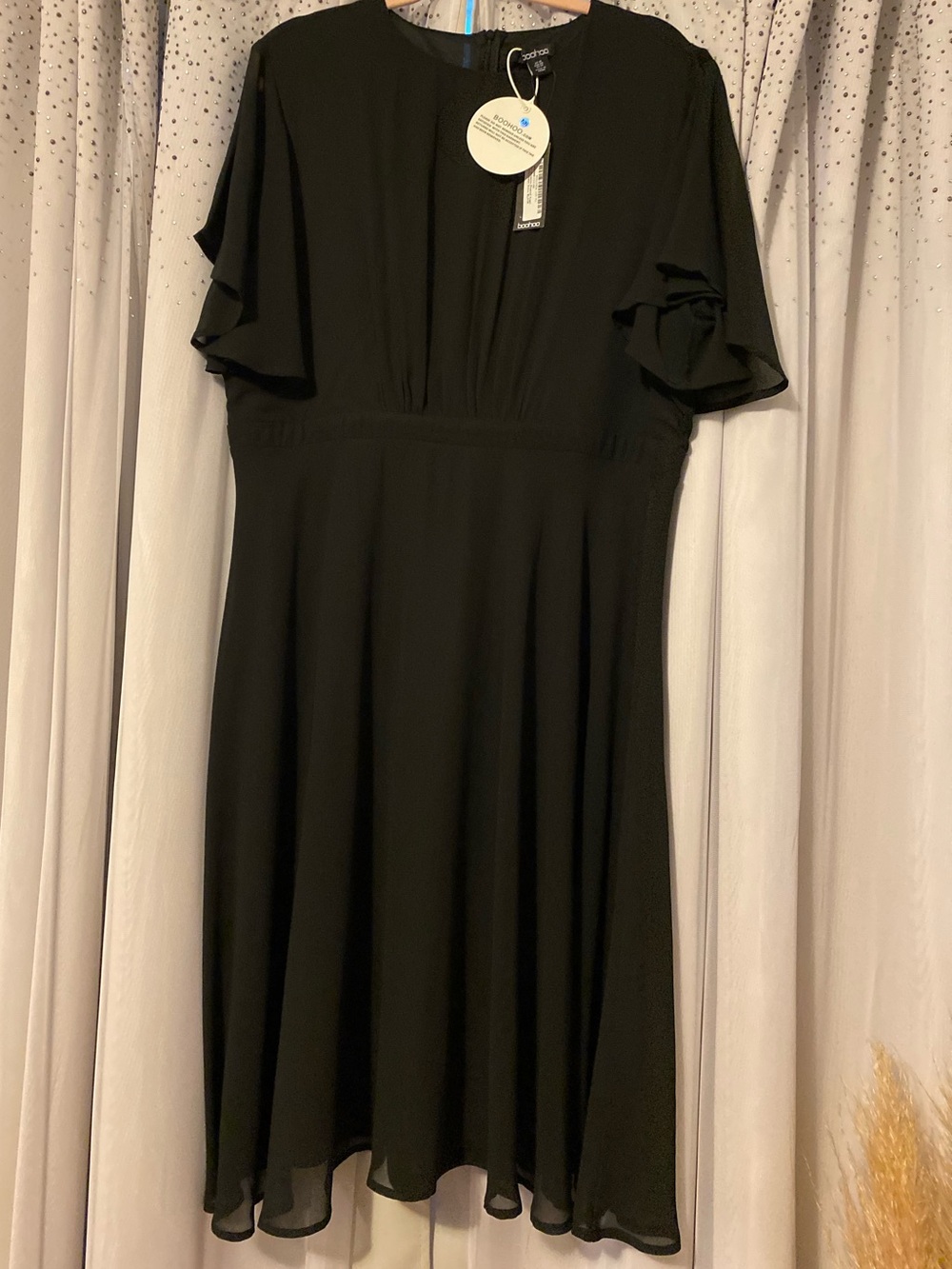 BOOHOO NWT SIZE 14 BLACK PLEATED ANGEL SLEEVE SKATER DRESS
